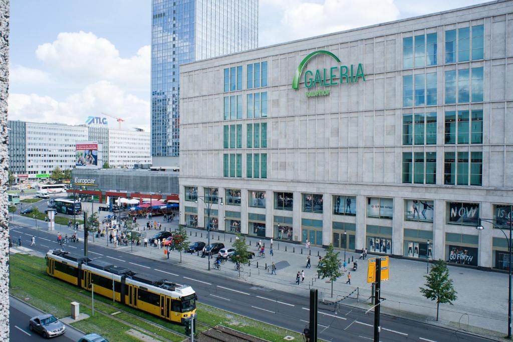 Alexanderplatz Accommodations Apartment *