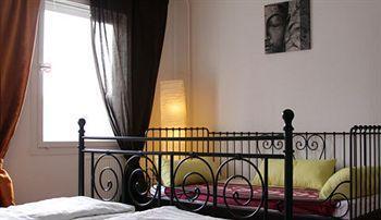 Alexanderplatz Accommodations * Berlino