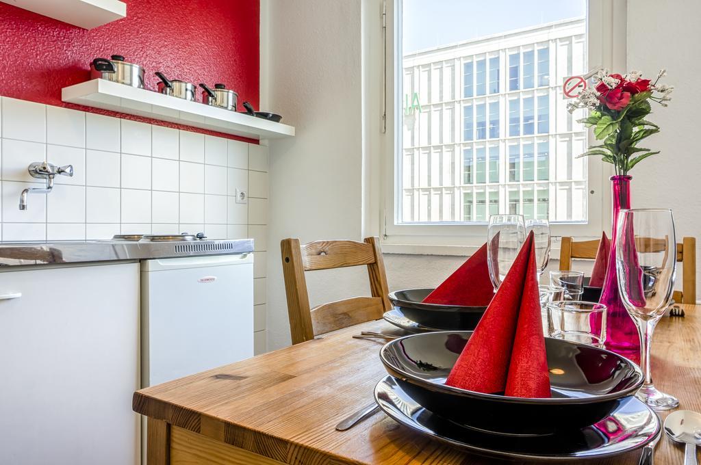 Alexanderplatz Accommodations Berlino