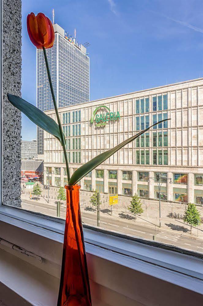 Alexanderplatz Accommodations Berlino